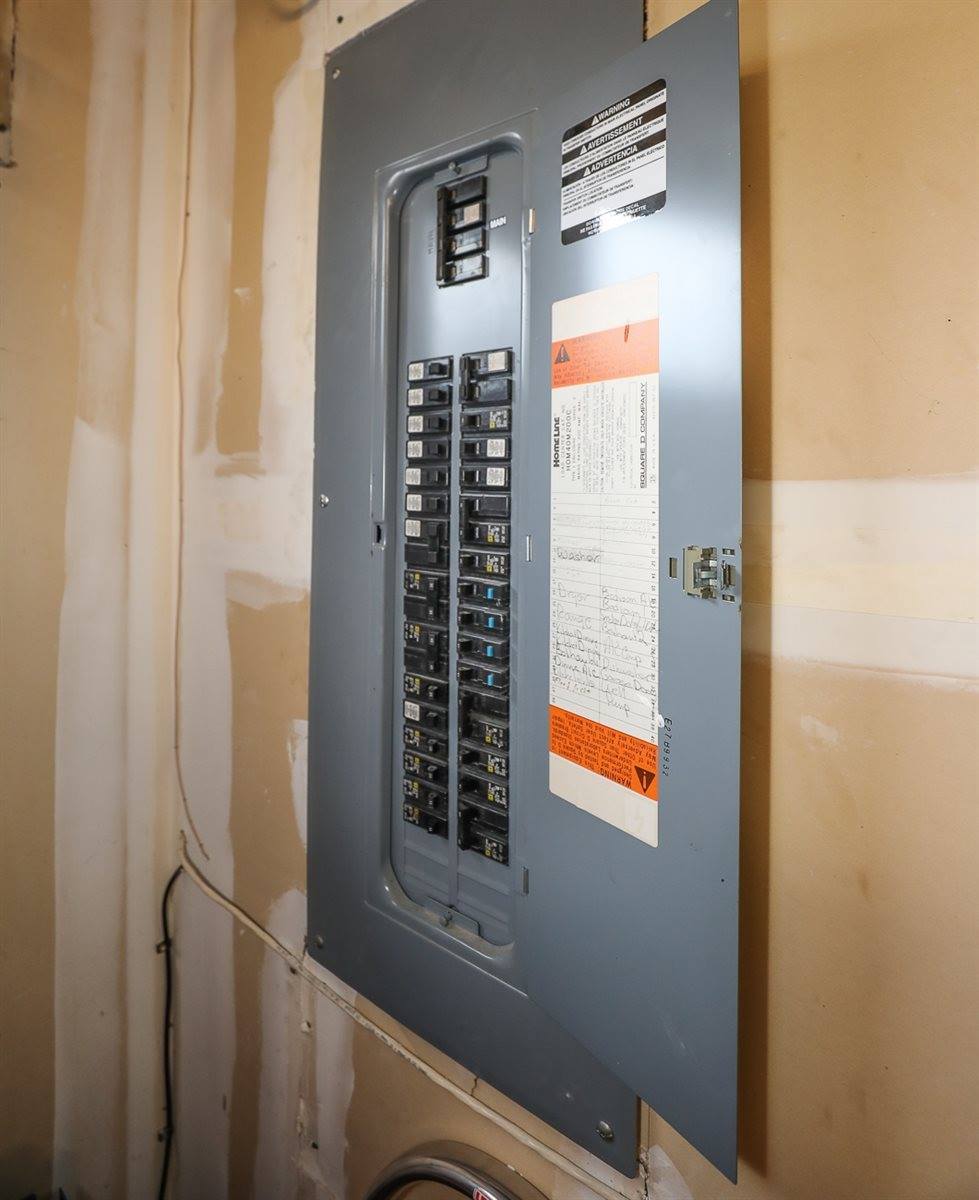 134 Dracut Road, Hudson, NH 03051