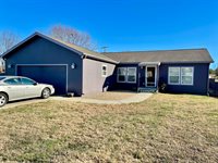 3750 SE Lakewood ST, Topeka, KS 66609