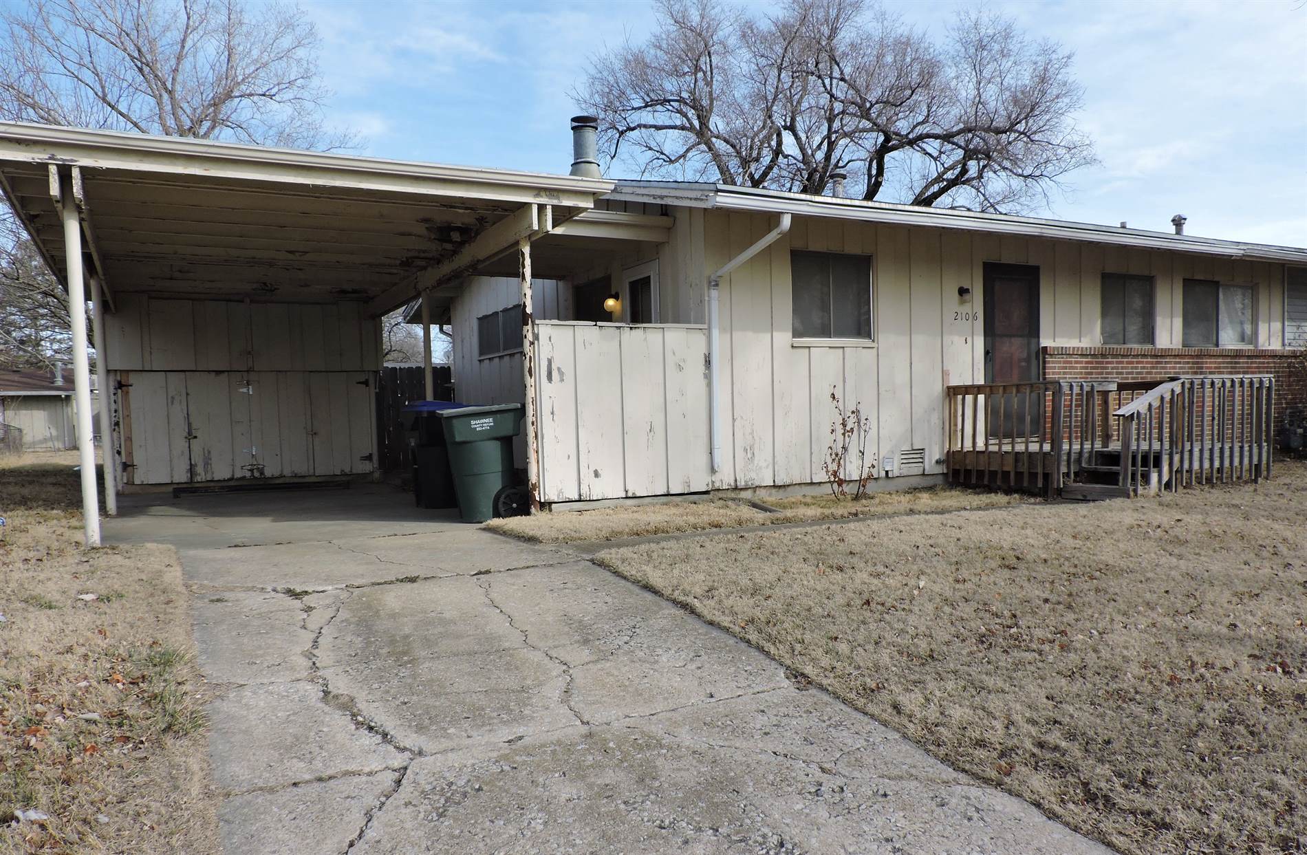 2106 SW 72nd St, Topeka, KS 66619