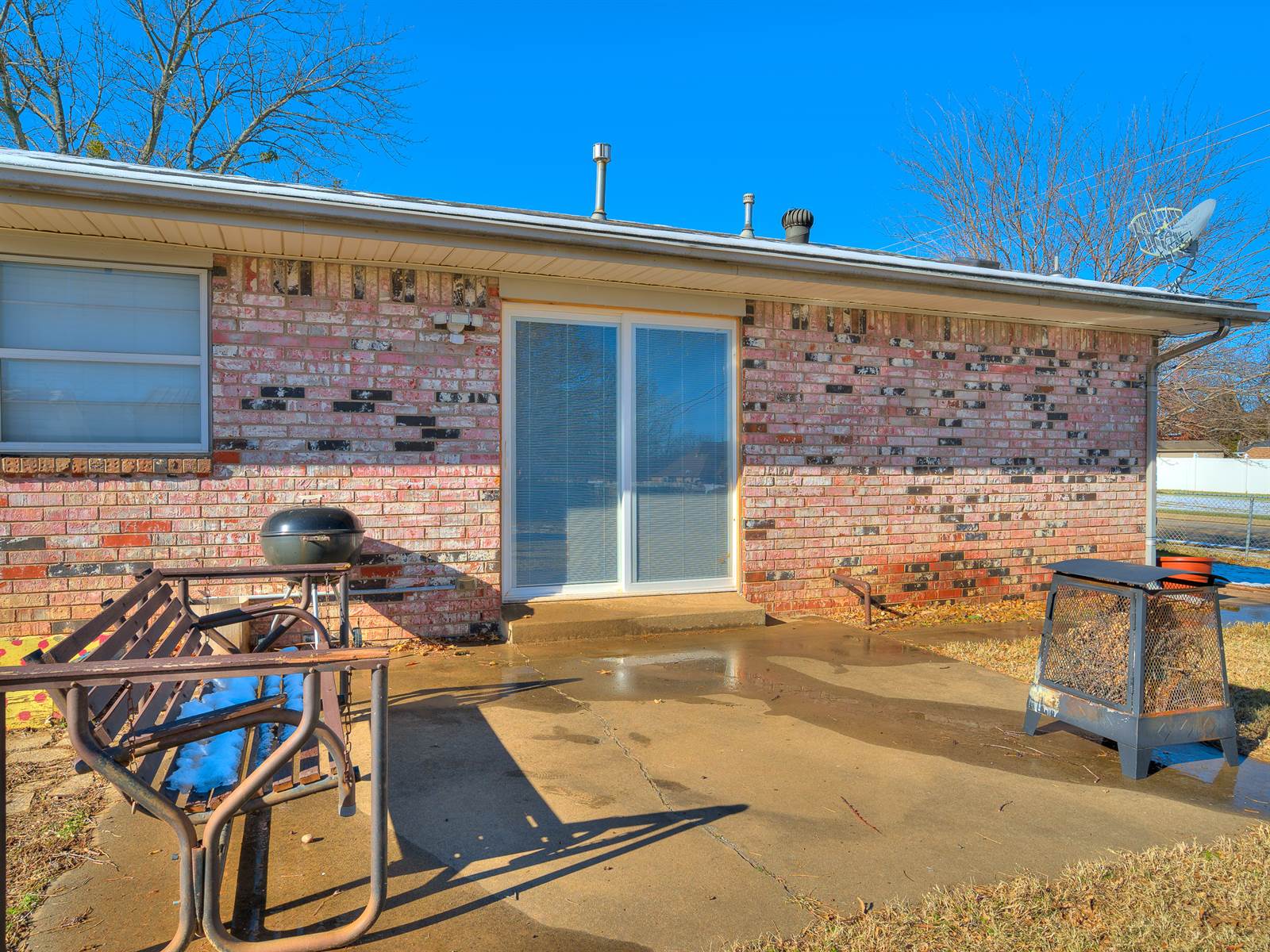 2 Arapaho Dr, Shawnee, OK 74801