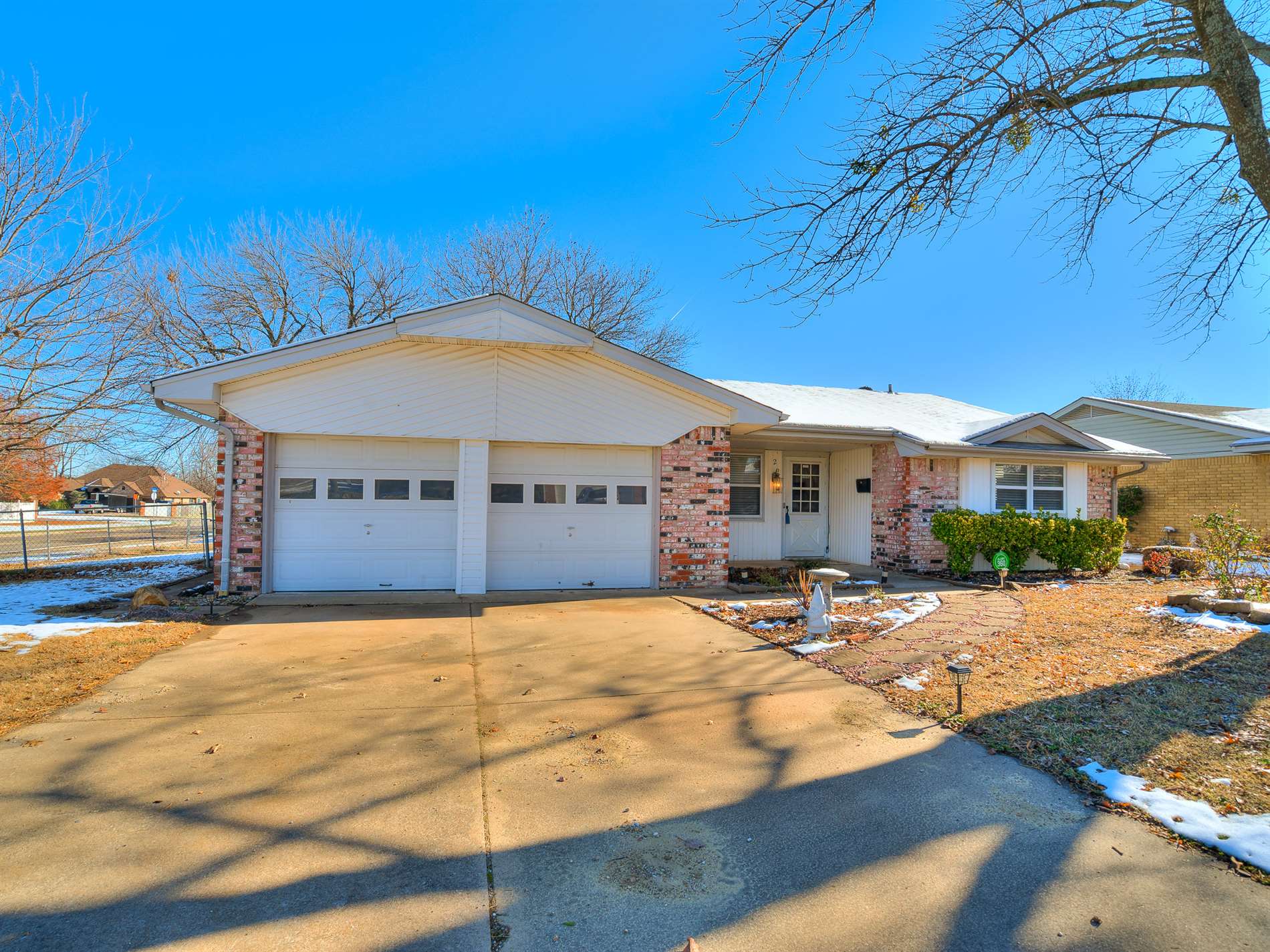 2 Arapaho Dr, Shawnee, OK 74801