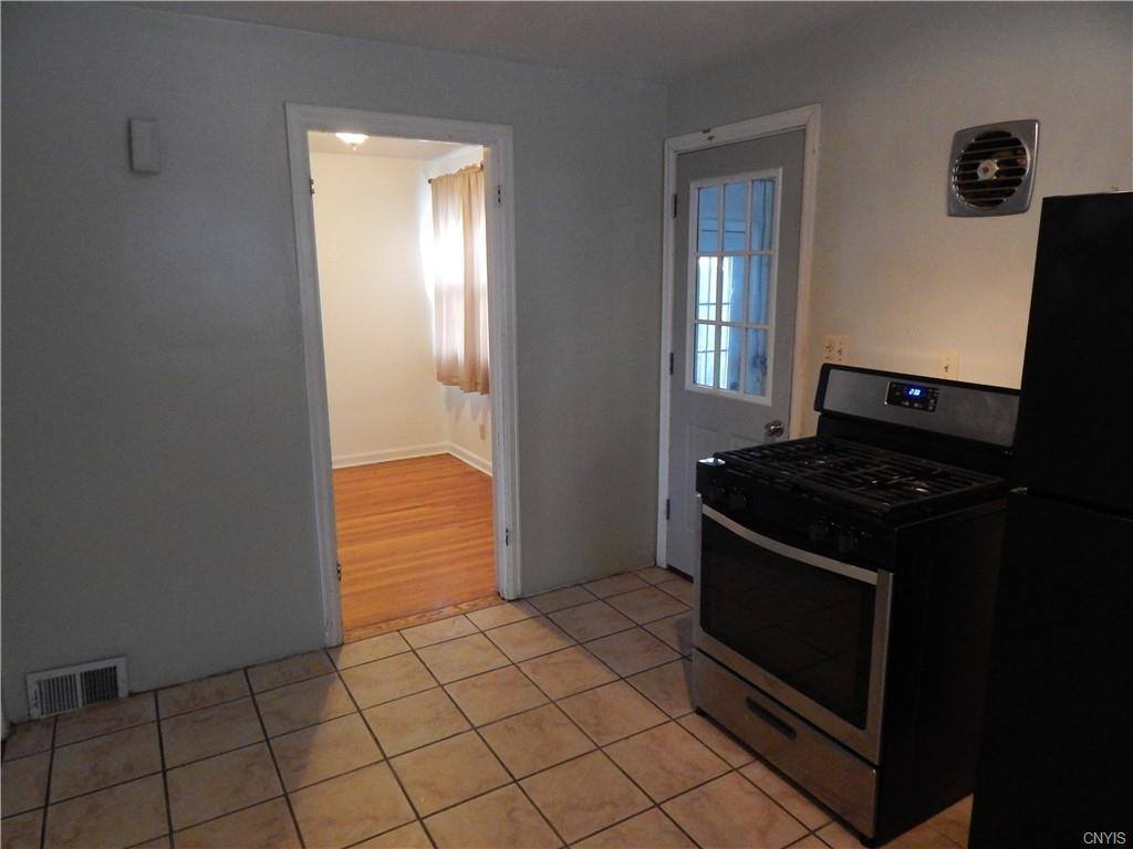 516 Salisbury Park Drive, Syracuse, NY 13224