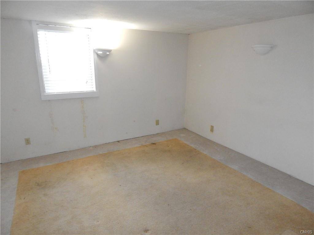 516 Salisbury Park Drive, Syracuse, NY 13224