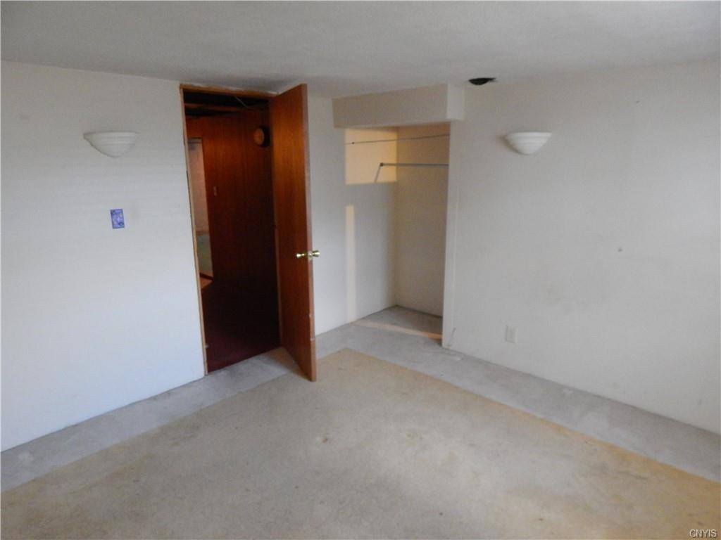 516 Salisbury Park Drive, Syracuse, NY 13224