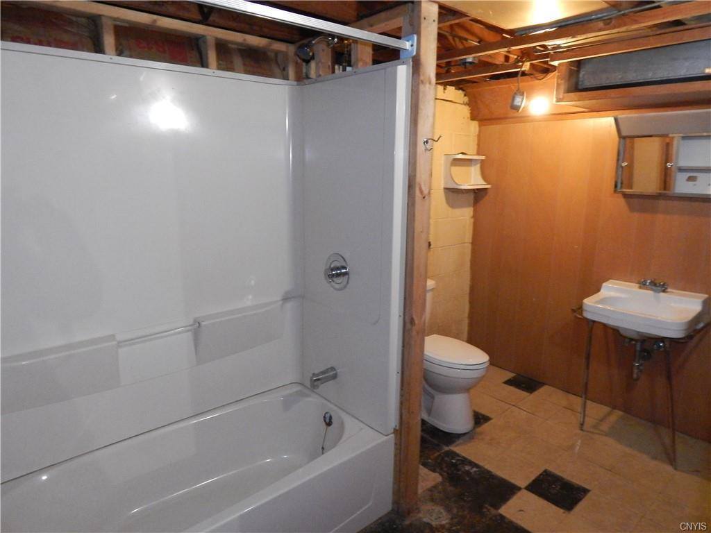 516 Salisbury Park Drive, Syracuse, NY 13224