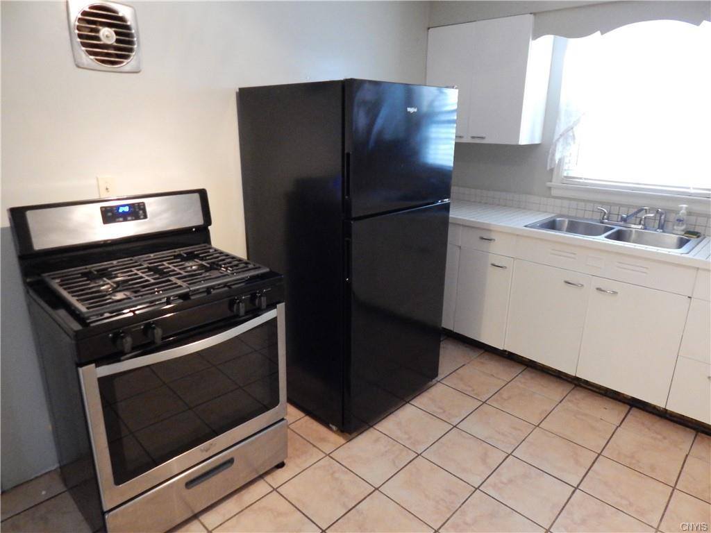 516 Salisbury Park Drive, Syracuse, NY 13224