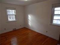 516 Salisbury Park Drive, Syracuse, NY 13224