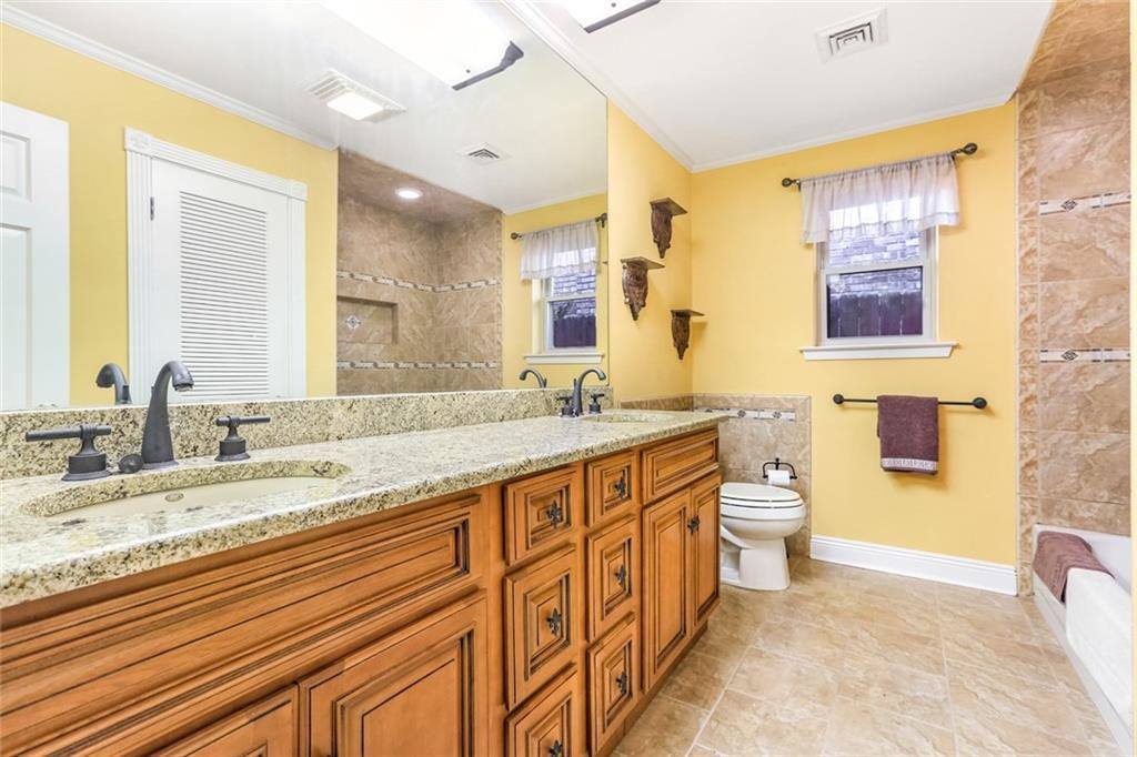 2353 Leon C Simon Drive, New Orleans, LA 70122