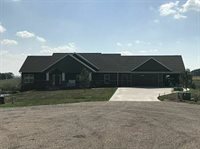 2742 Pack Court Dr, Williamsburg, IA 52361