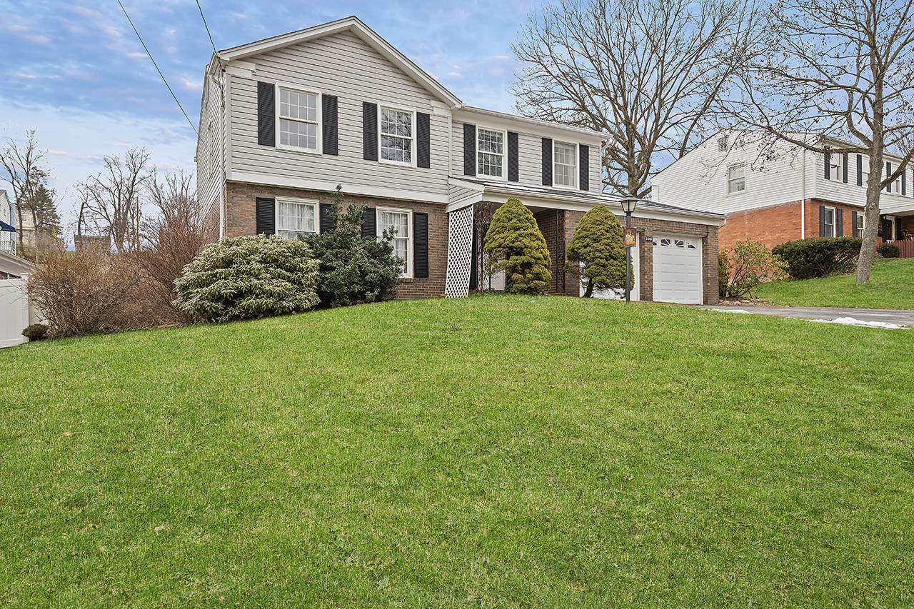 3345 Appel Rd, Bethel Park, PA 15102