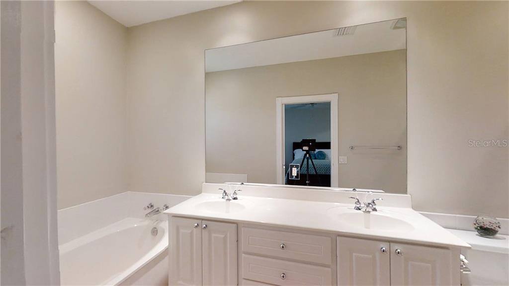 5968 Madrano Drive, Sarasota, FL 34232