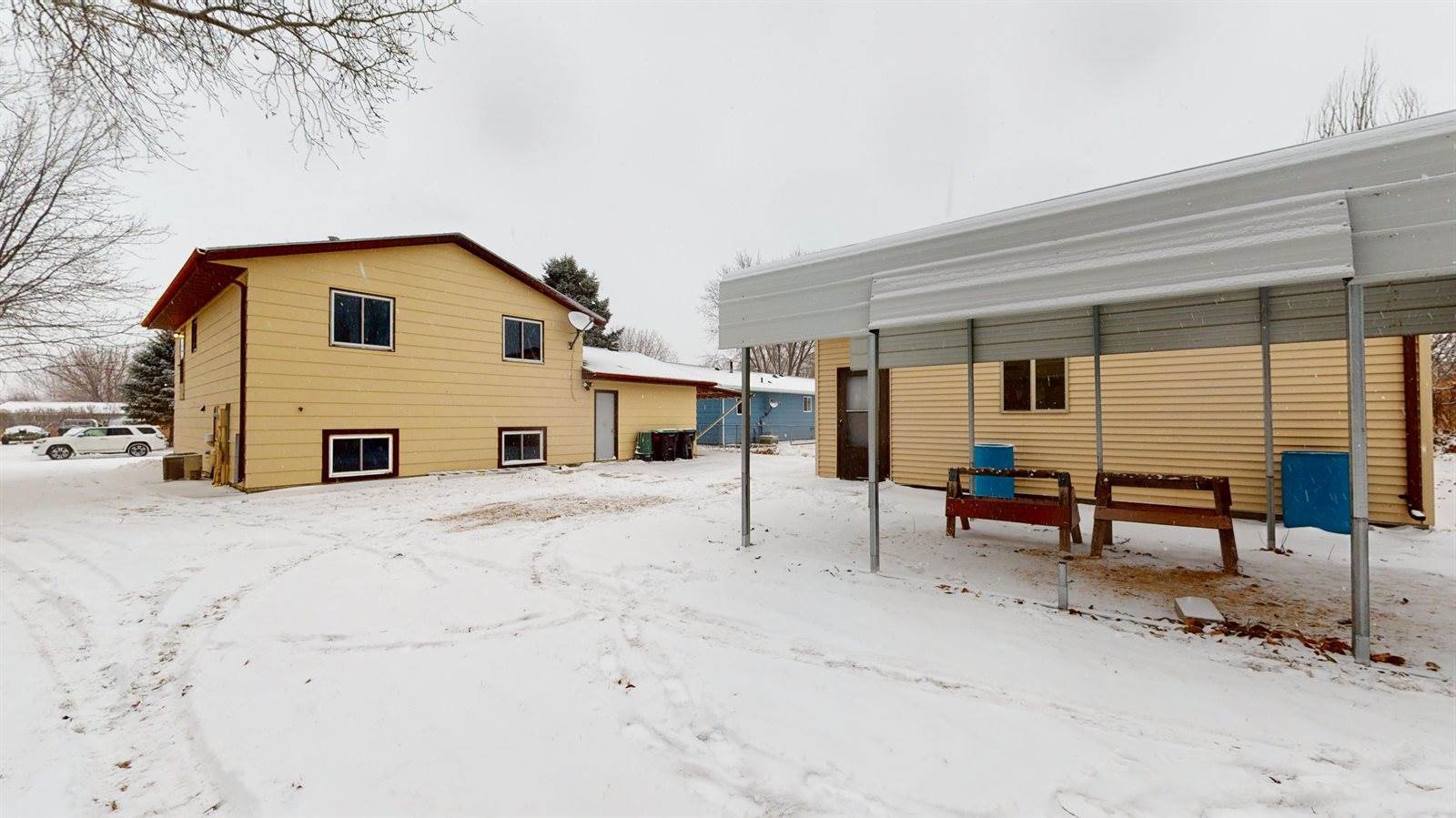 27 Mcdougall Drive, Lincoln, ND 58504
