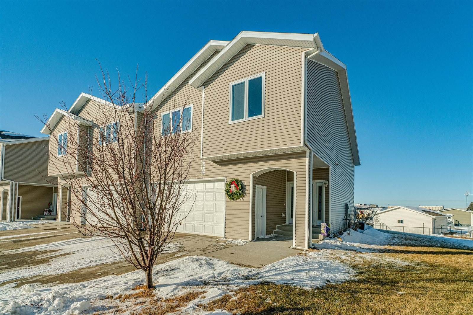 1728 Calgary Loop, Bismarck, ND 58503