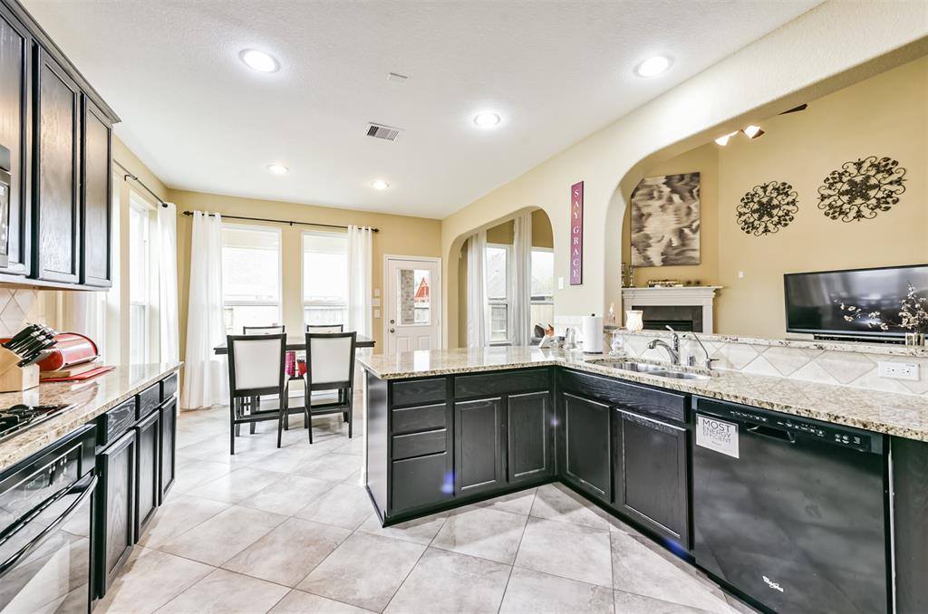 12603 Colonial Glen Court, Pearland, TX 77584