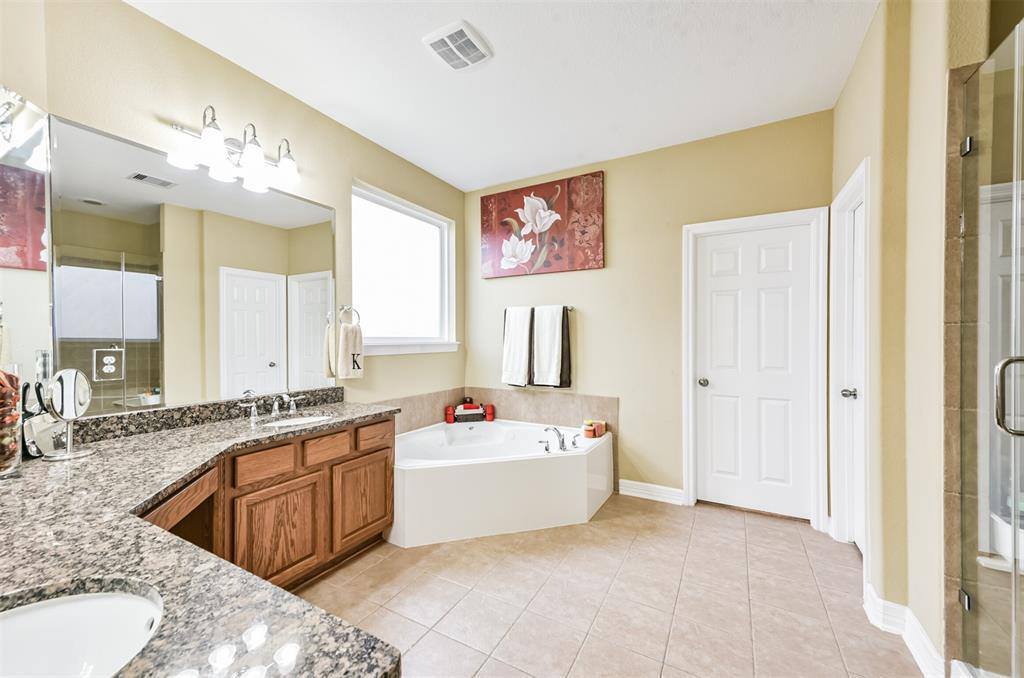 12603 Colonial Glen Court, Pearland, TX 77584