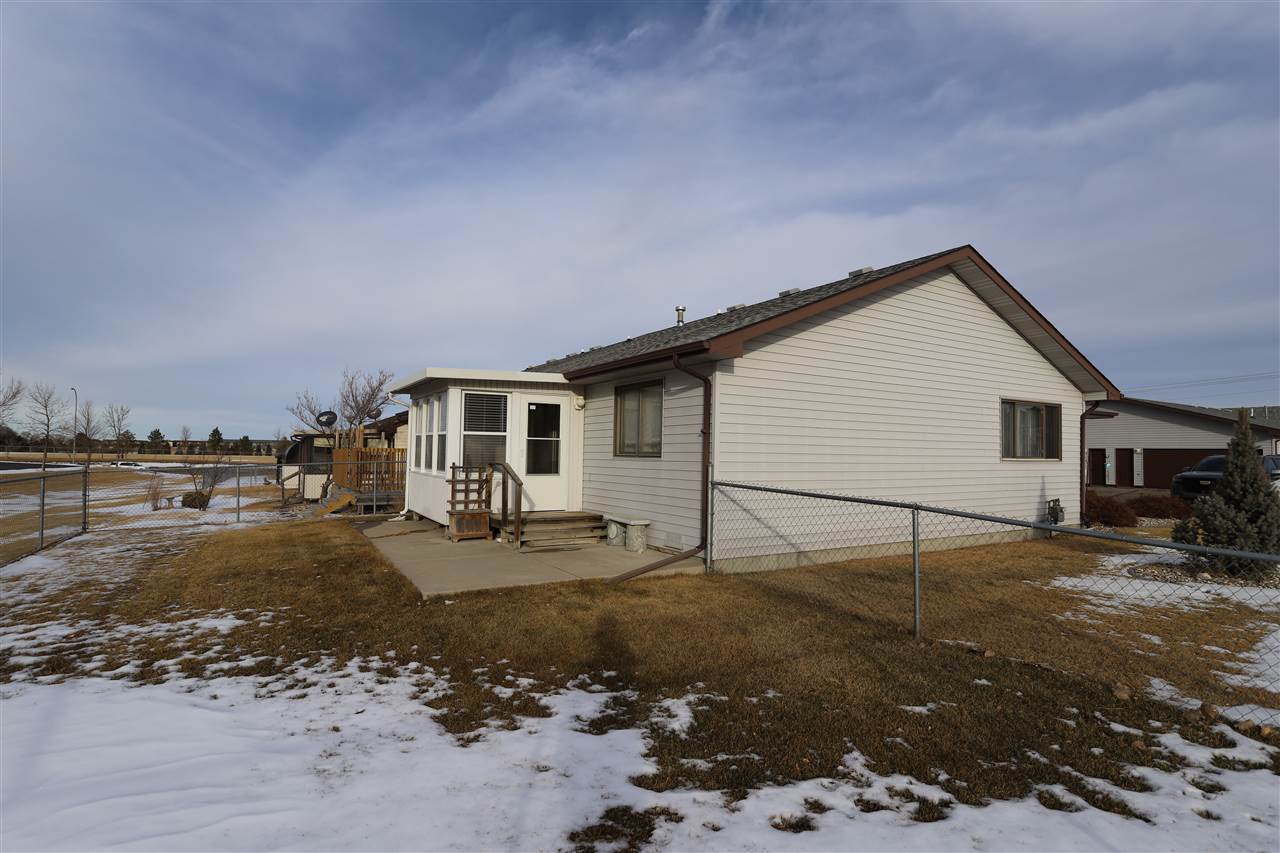 2037 12th ST NW, Minot, ND 58703