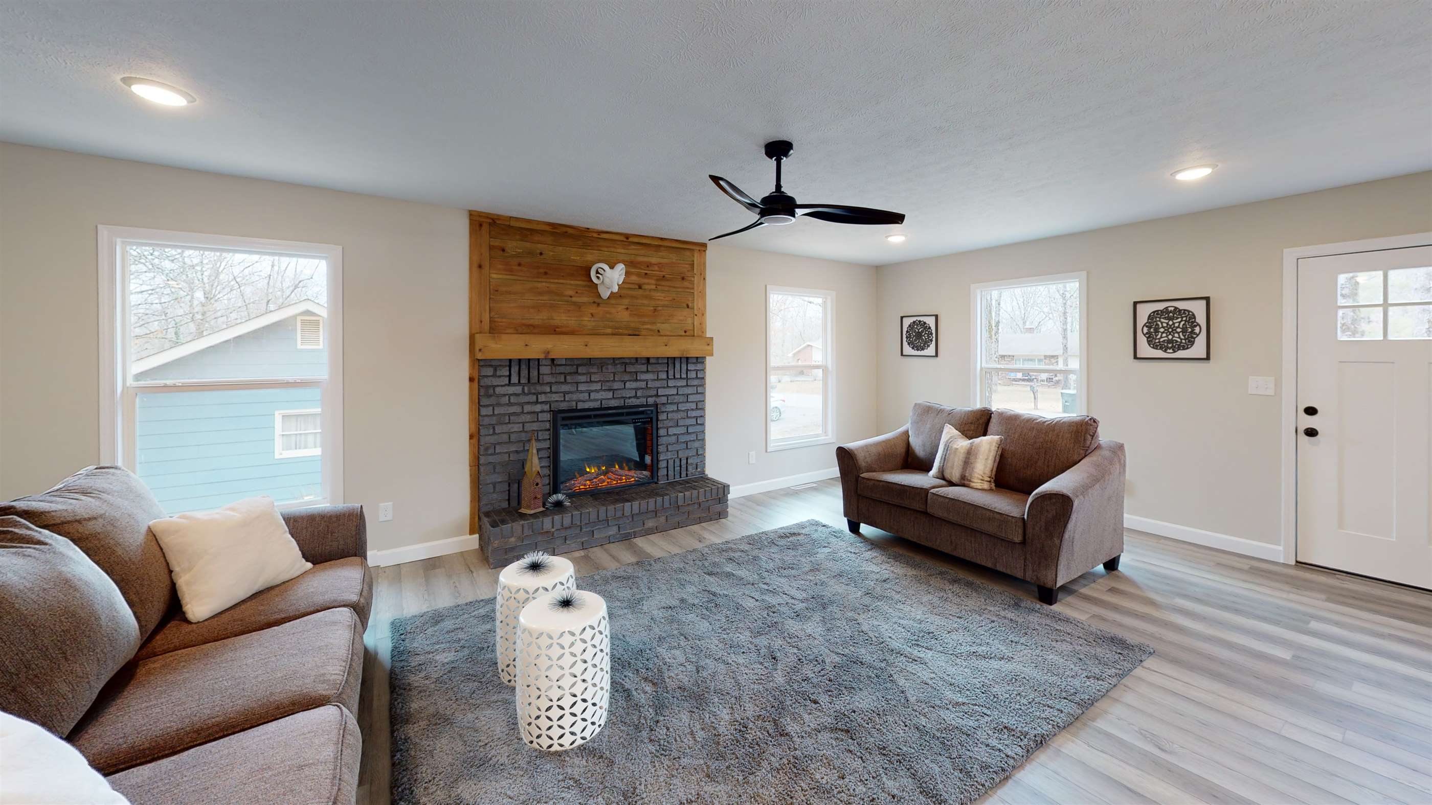 1718 Sanders Road, Waynesville, MO 65583