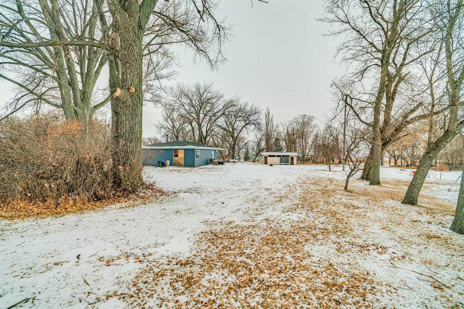 15 2nd Street NE, Moffit, ND 58560