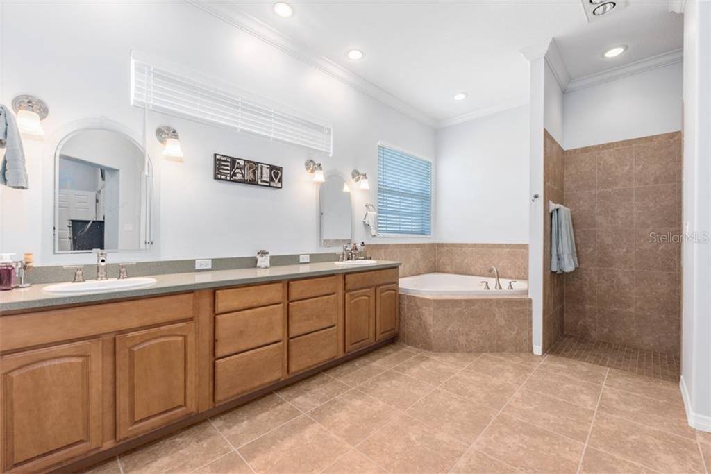 16652 Whidden Road, Sarasota, FL 34240