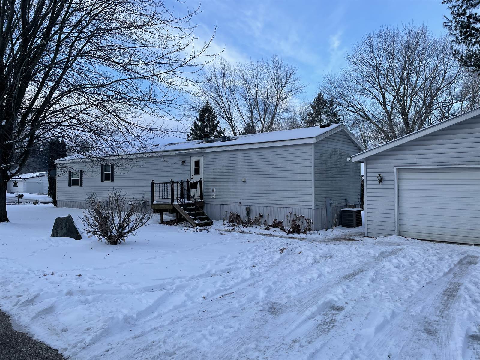 2511 E Hintz Street, Marshfield, WI 54449