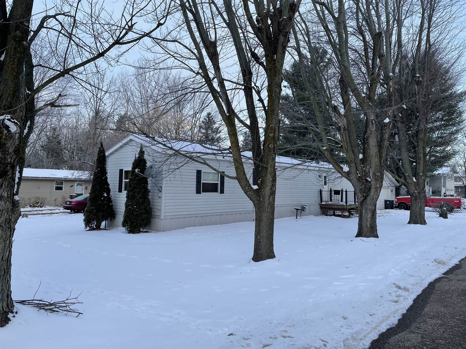 2511 E Hintz Street, Marshfield, WI 54449