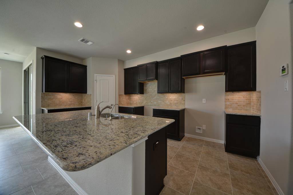 3313 Harvest Meadow Lane, Rosenberg, TX 77471
