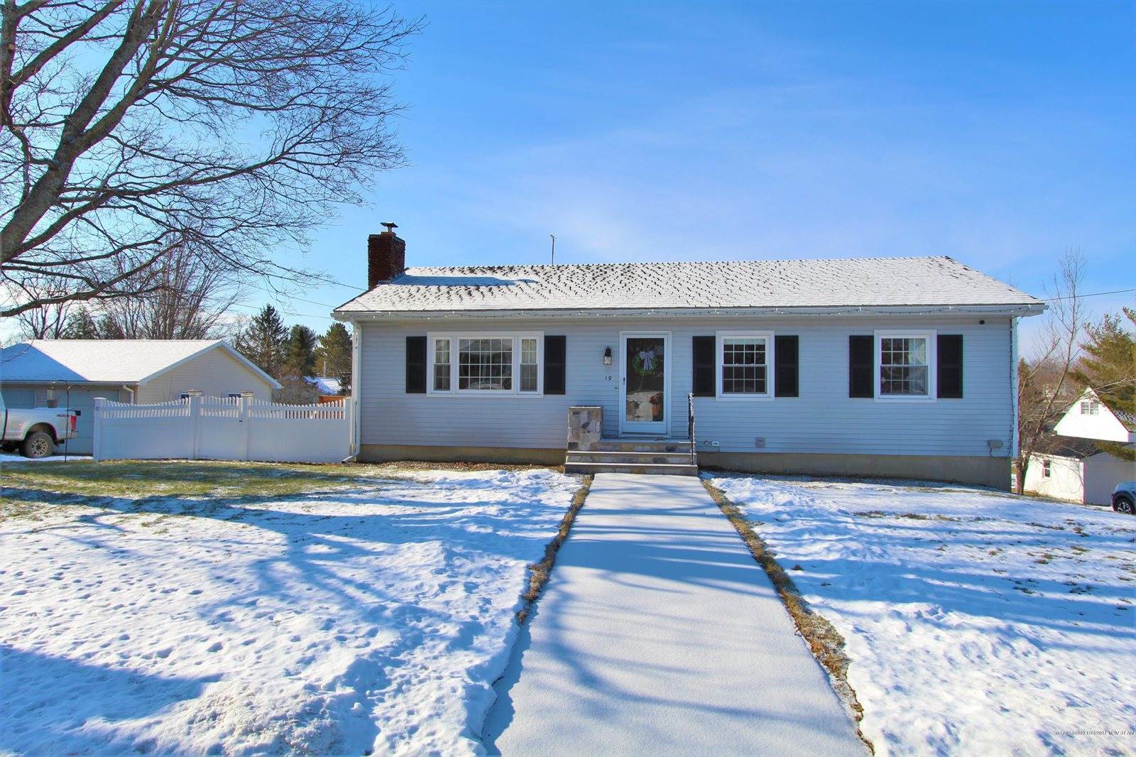 19 Hillcrest Drive, Brewer, ME 04412