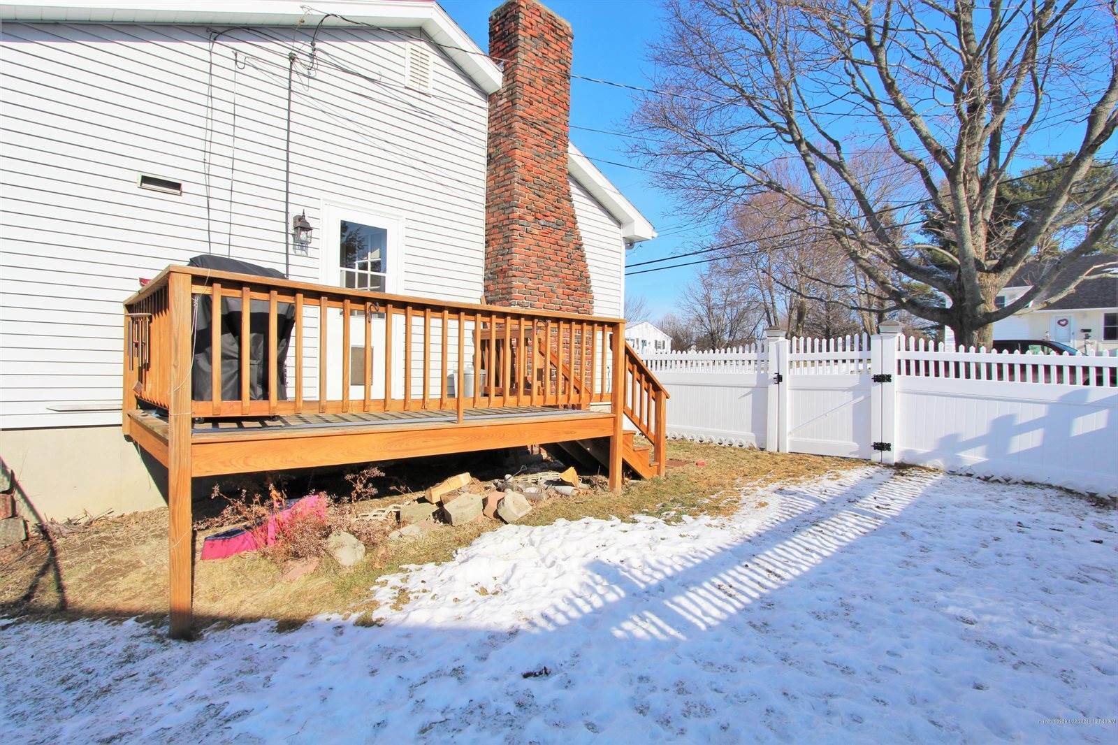 19 Hillcrest Drive, Brewer, ME 04412