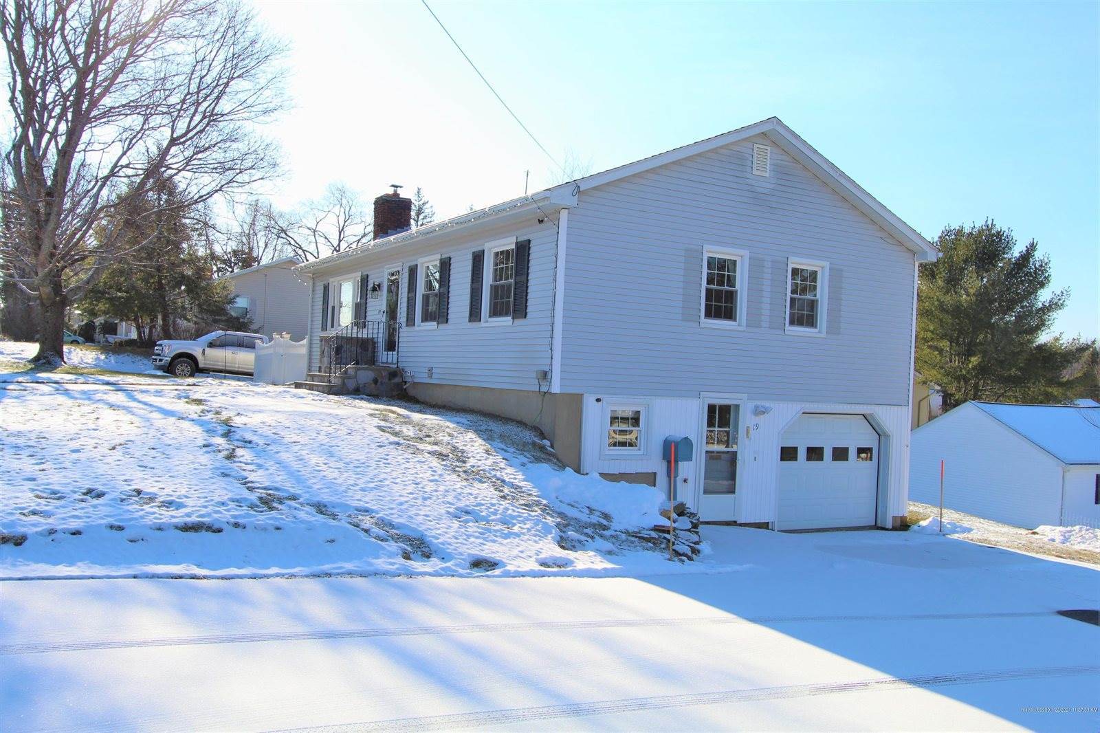 19 Hillcrest Drive, Brewer, ME 04412