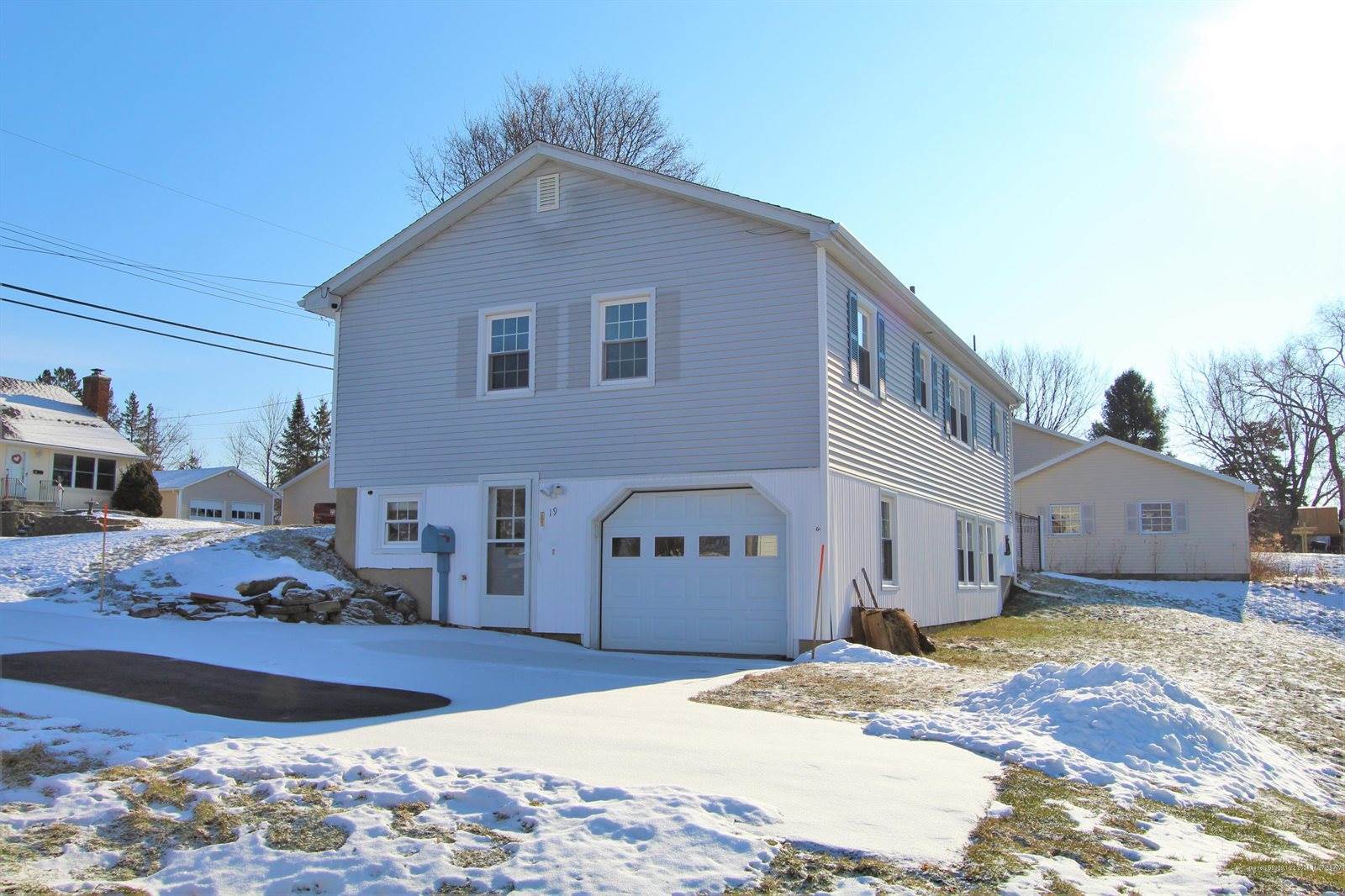 19 Hillcrest Drive, Brewer, ME 04412