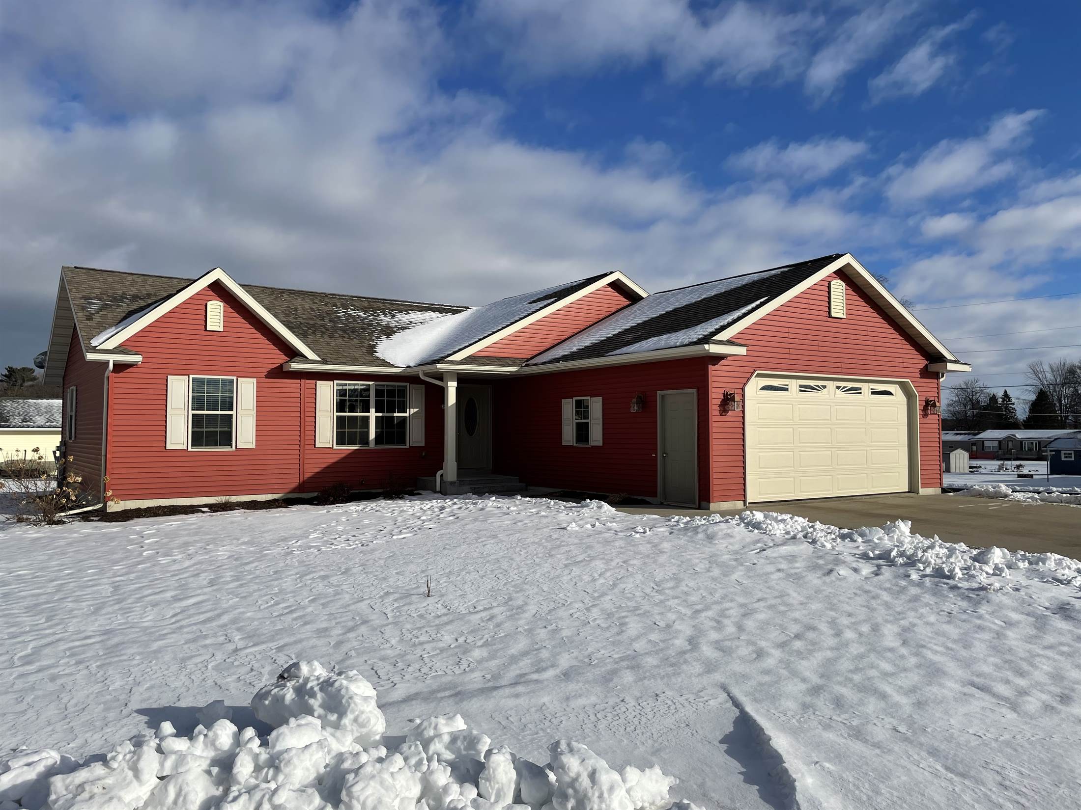 301 W 28th Circle, Marshfield, WI 54449