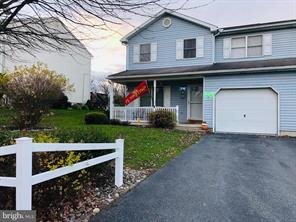 212 Shire Ln, Wernersville, PA 19565