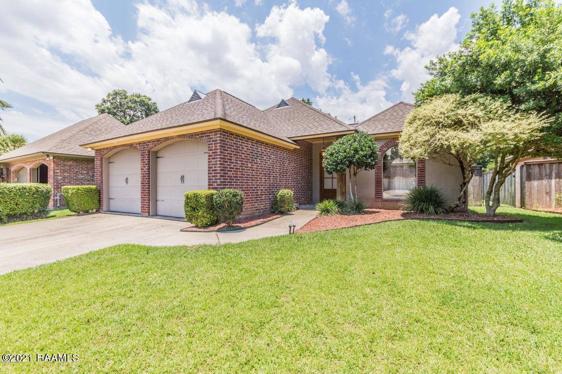 27 Oakthorn Court, Youngsville, LA 70592