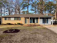 2528 Upper Dr, Pearl, MS 39208