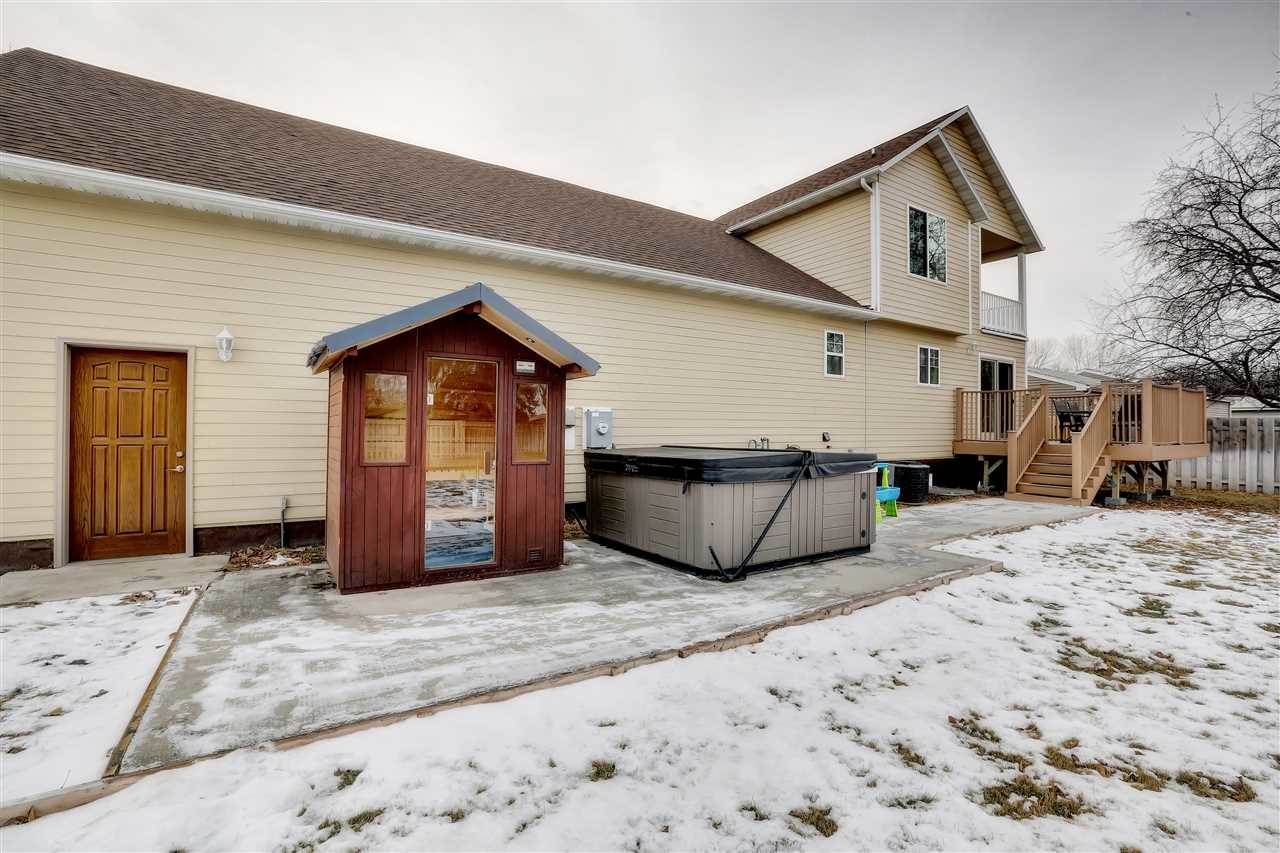 9 Greenway, Minot, ND 58701