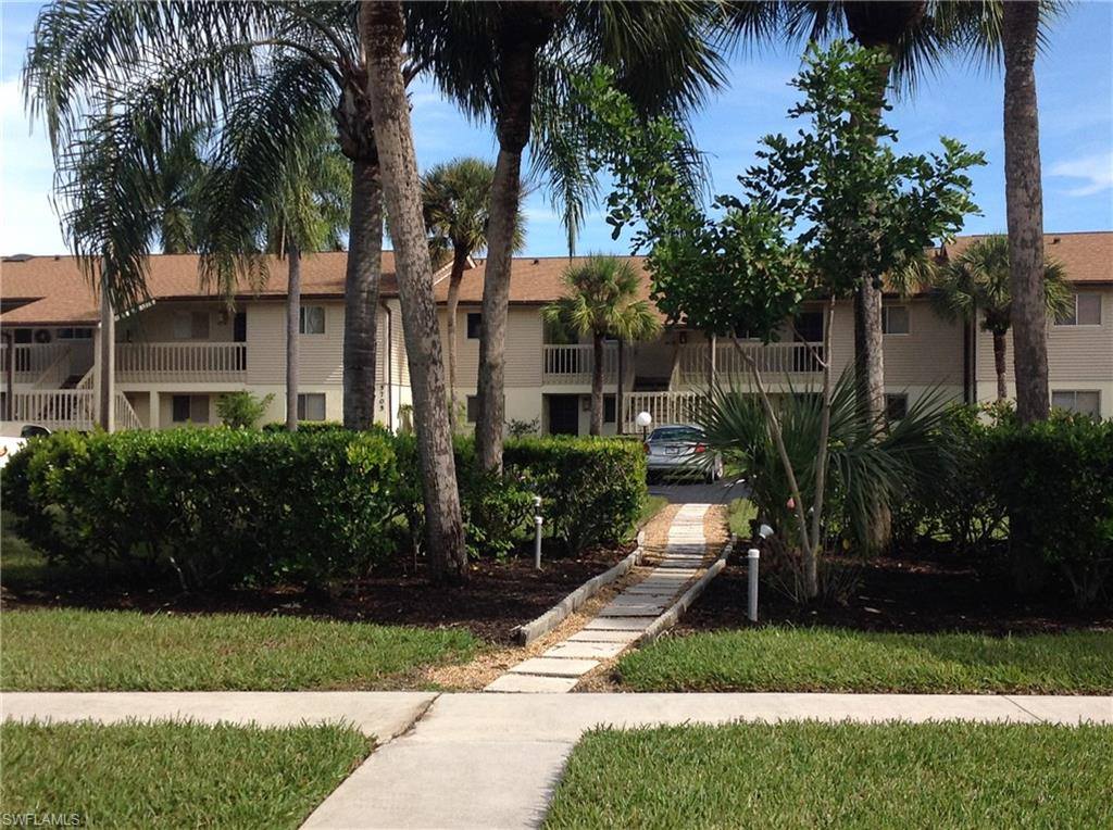 5705 Foxlake Dr. #9, N. Ft. Myers, FL 33916