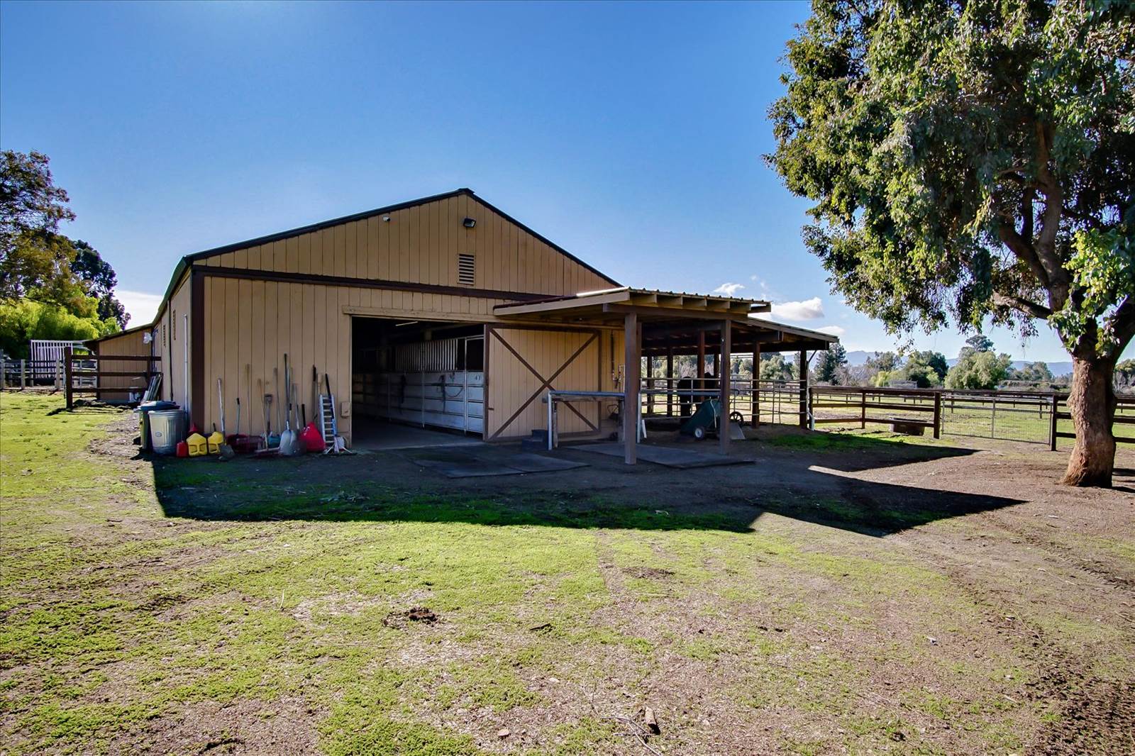 221 McMahon RD, Hollister, CA 95023