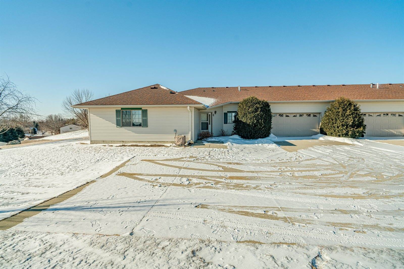 555 Brandon Place, #C, Bismarck, ND 58503