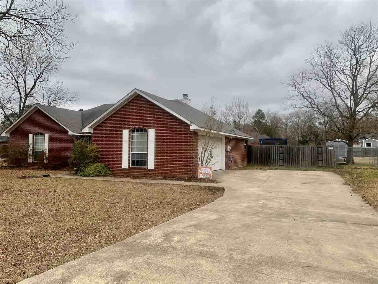 135 Cedar Ridge Cir., Texarkana, TX 75501