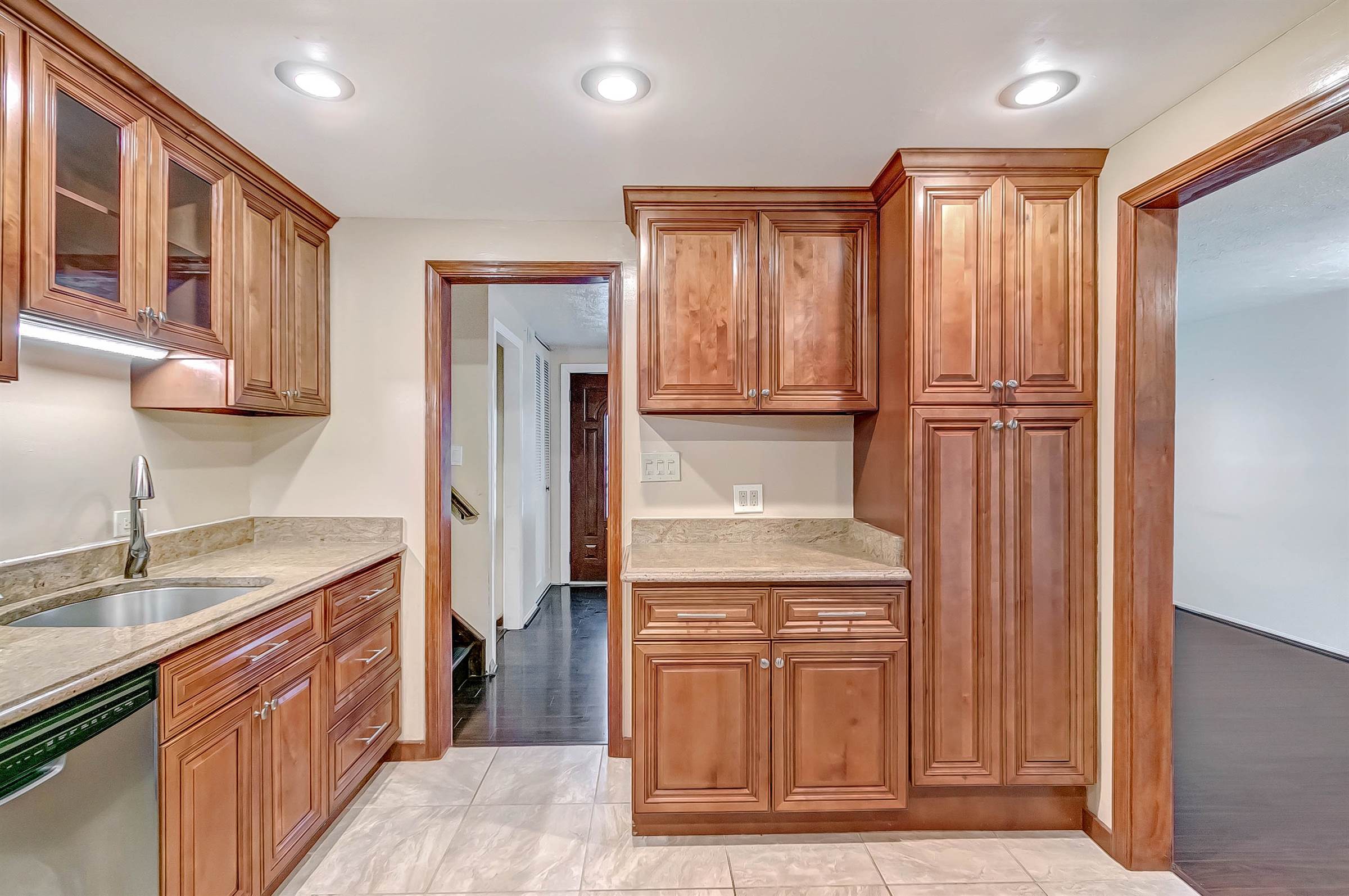 6112 Teaberry Way, Clinton, MD 20735