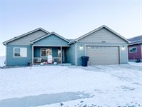 2707 25th St West, Williston, ND 58801