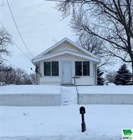 607 S Fairmount St, Sioux City, IA 51106