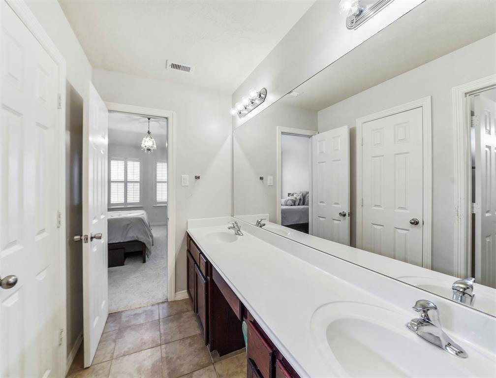 7714 Long Shadows Drive, Sugar Land, TX 77479