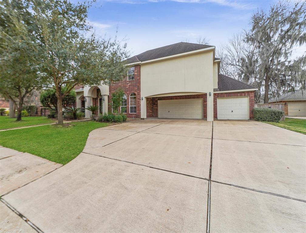 7714 Long Shadows Drive, Sugar Land, TX 77479