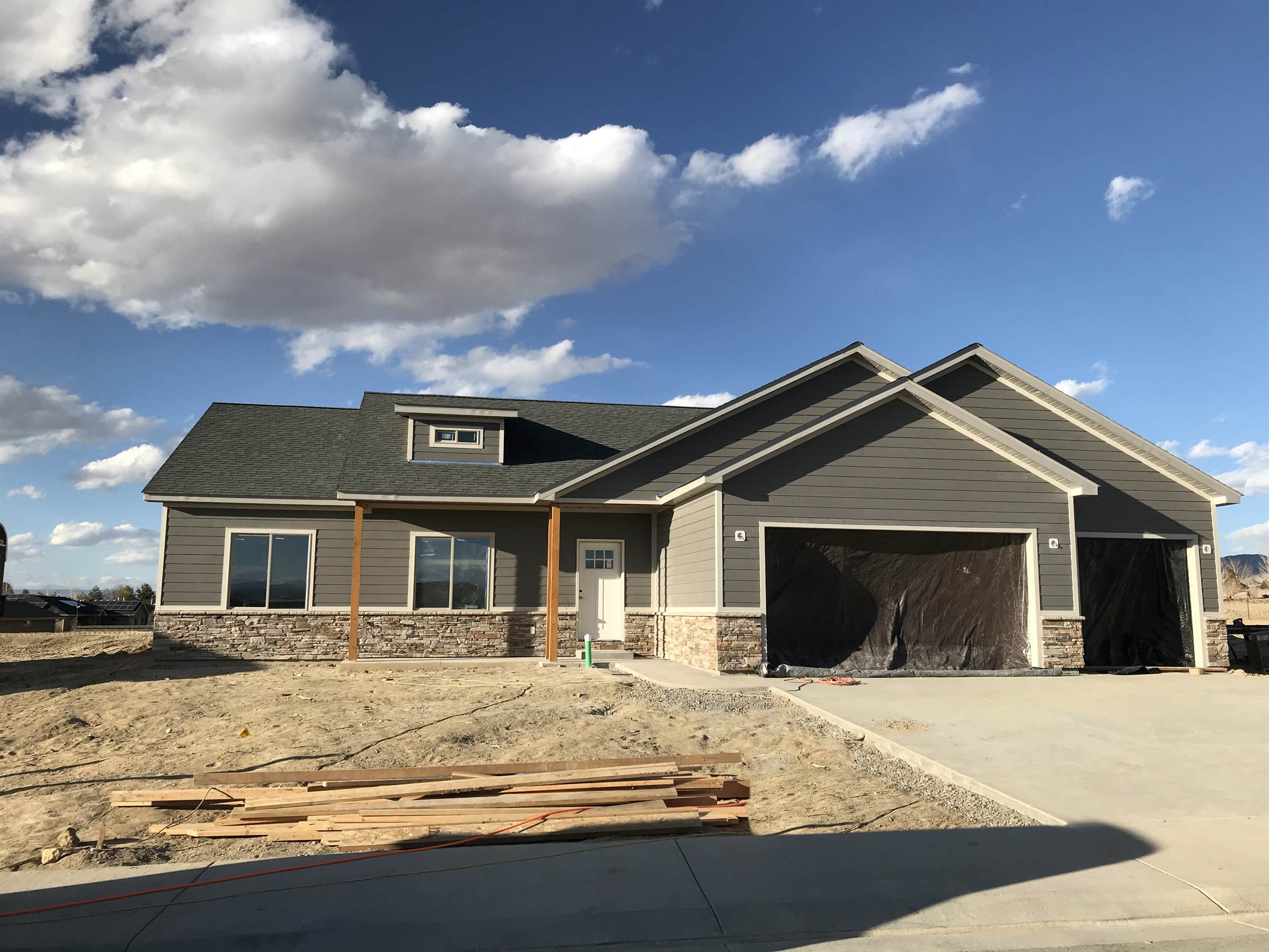 1581 Hickory Drive, Montrose, CO 81401