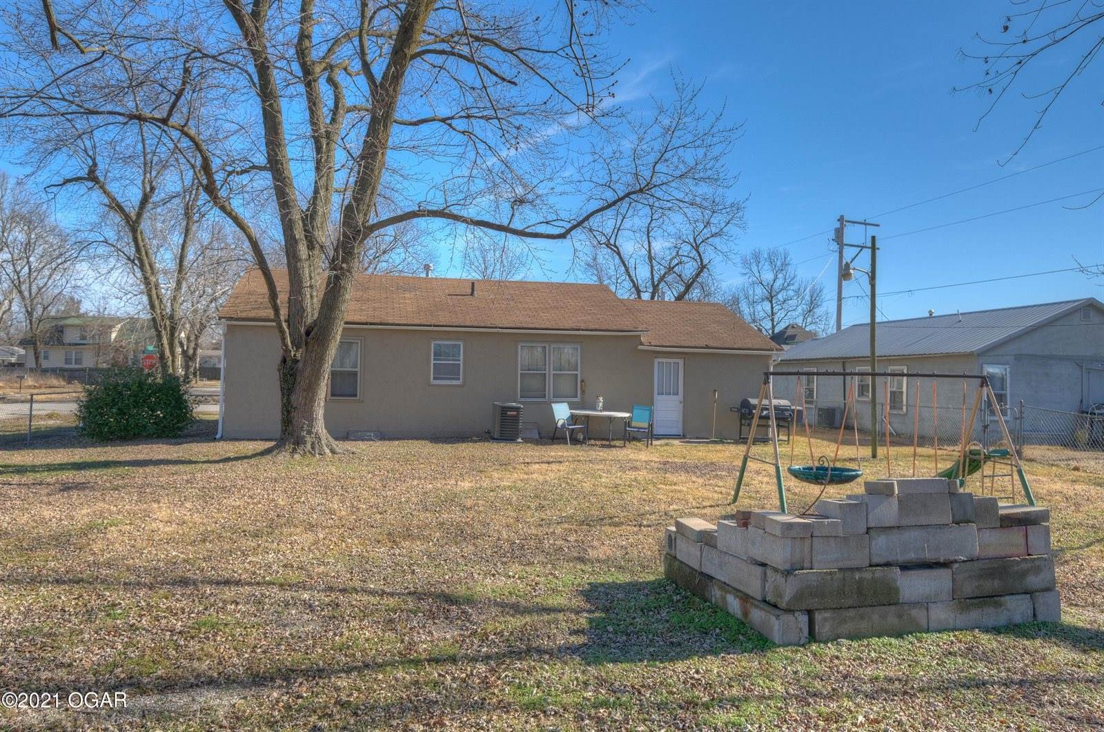 220 North Kentucky Street, Carterville, MO 64835