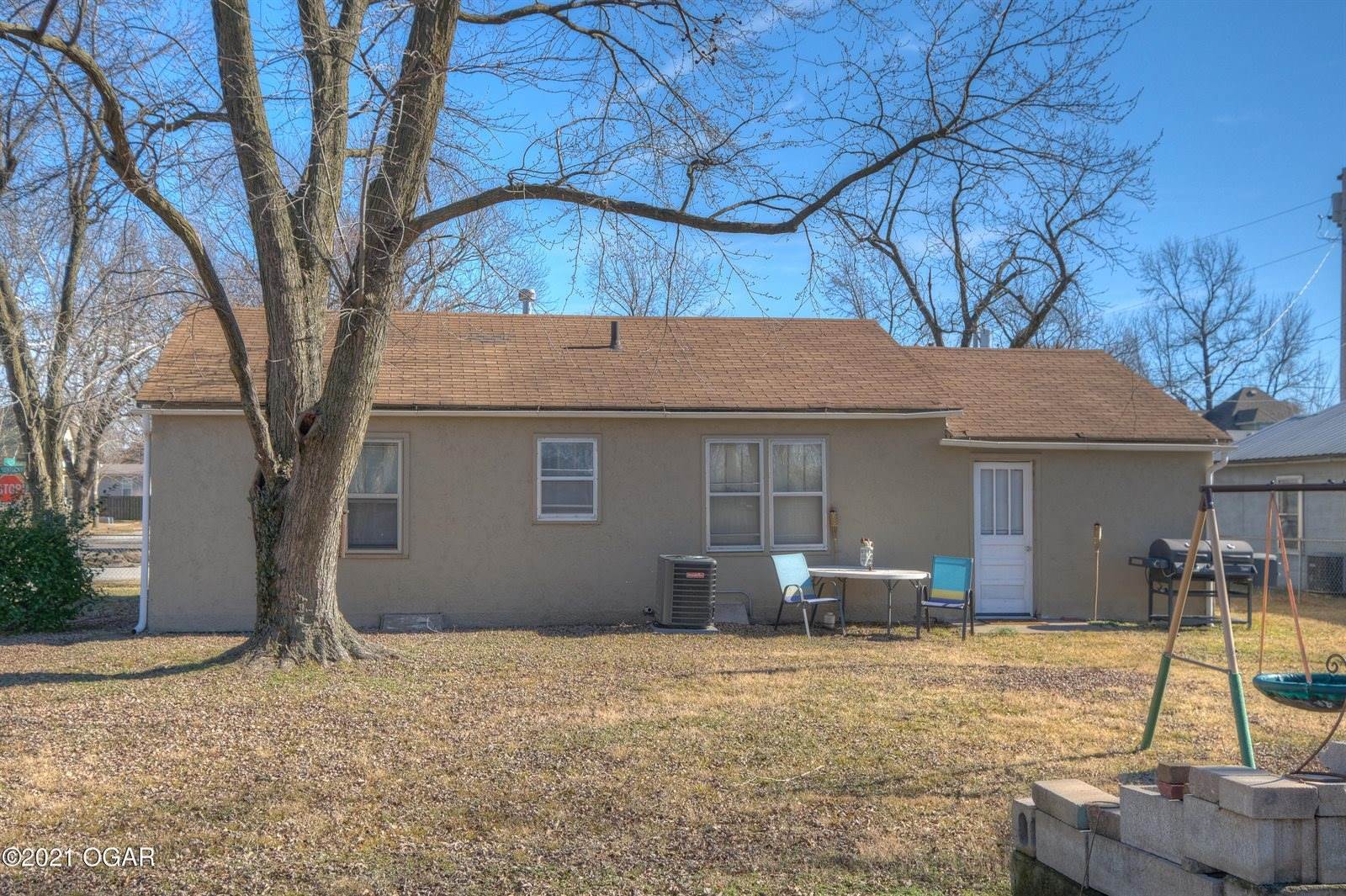 220 North Kentucky Street, Carterville, MO 64835