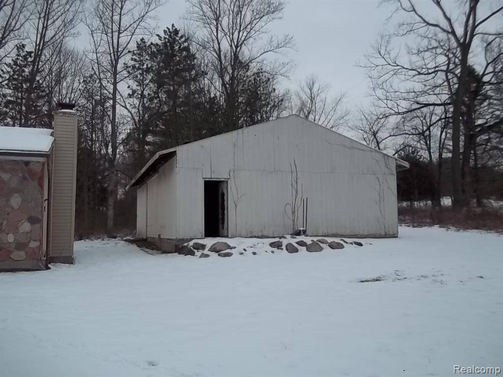 6390 Merkel Road, Webster Township, MI 48130