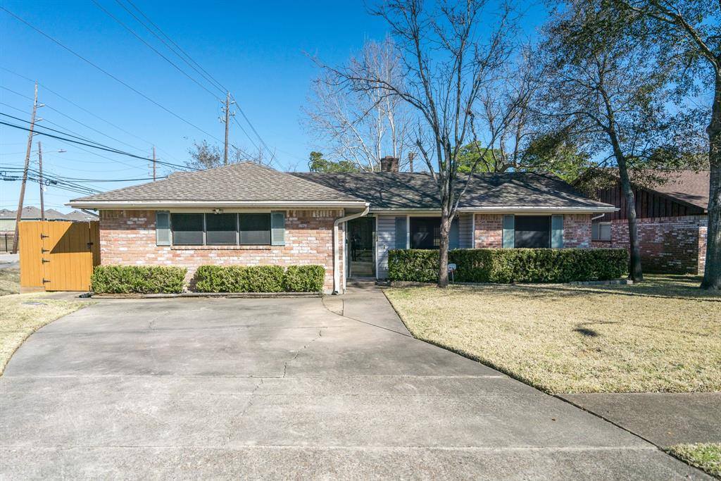 7234 Pine Grove Drive, Houston, TX 77092