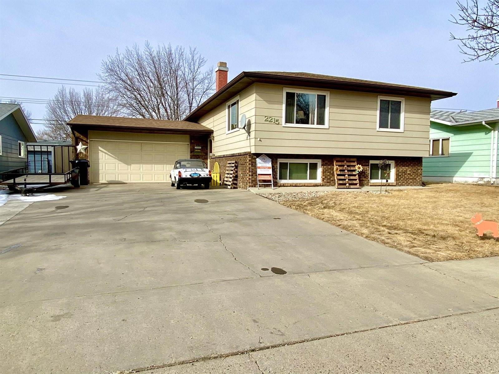 2215 6th Ave East, Williston, ND 58801